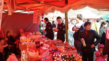 县食药监局滩歌镇监管所开展白马沟庙会食品安全检查