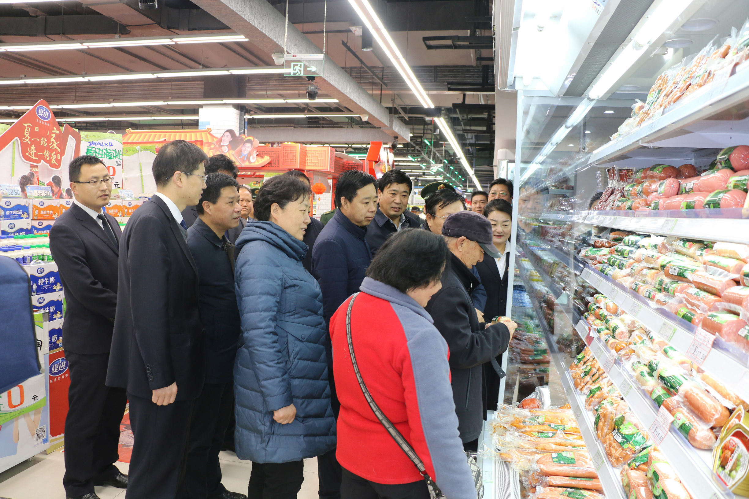 市区主要领导带队检查春节前食品安全保障工作