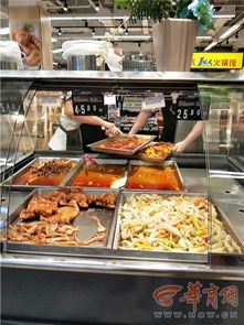 食品销售现不卫生乱象 麻花里藏头发丝